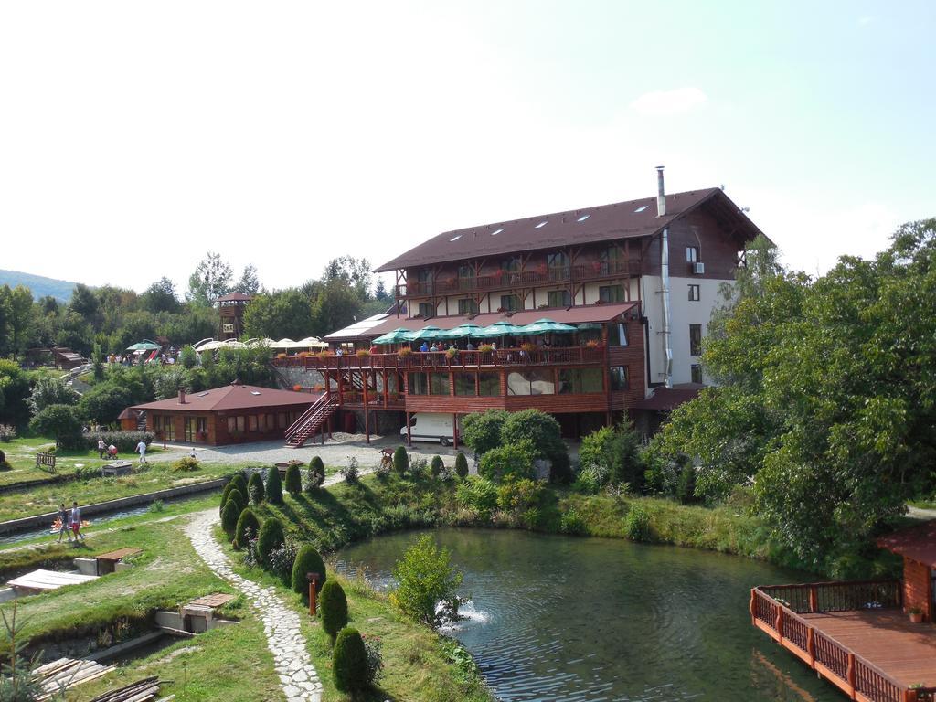 Complex Pastravaria Albota Arpaşu de Sus Exterior foto